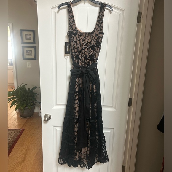 Taylor dress, size 10, black and tan - Picture 6 of 6